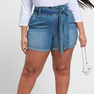 Fashion to Figure High Rise Paperbag Waist Cuffed Shorts size 20